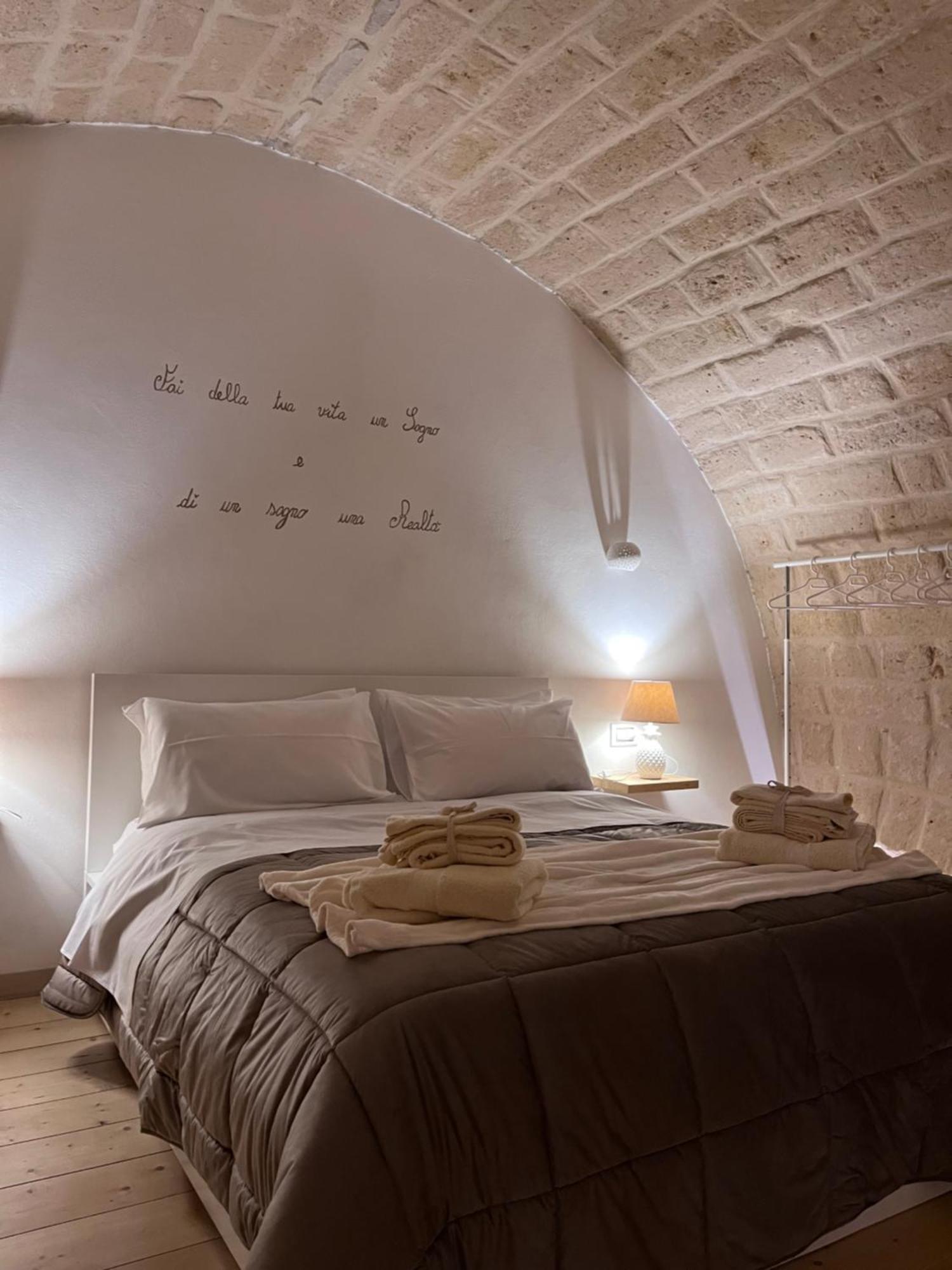 Epoca Suite House Trani Exteriör bild