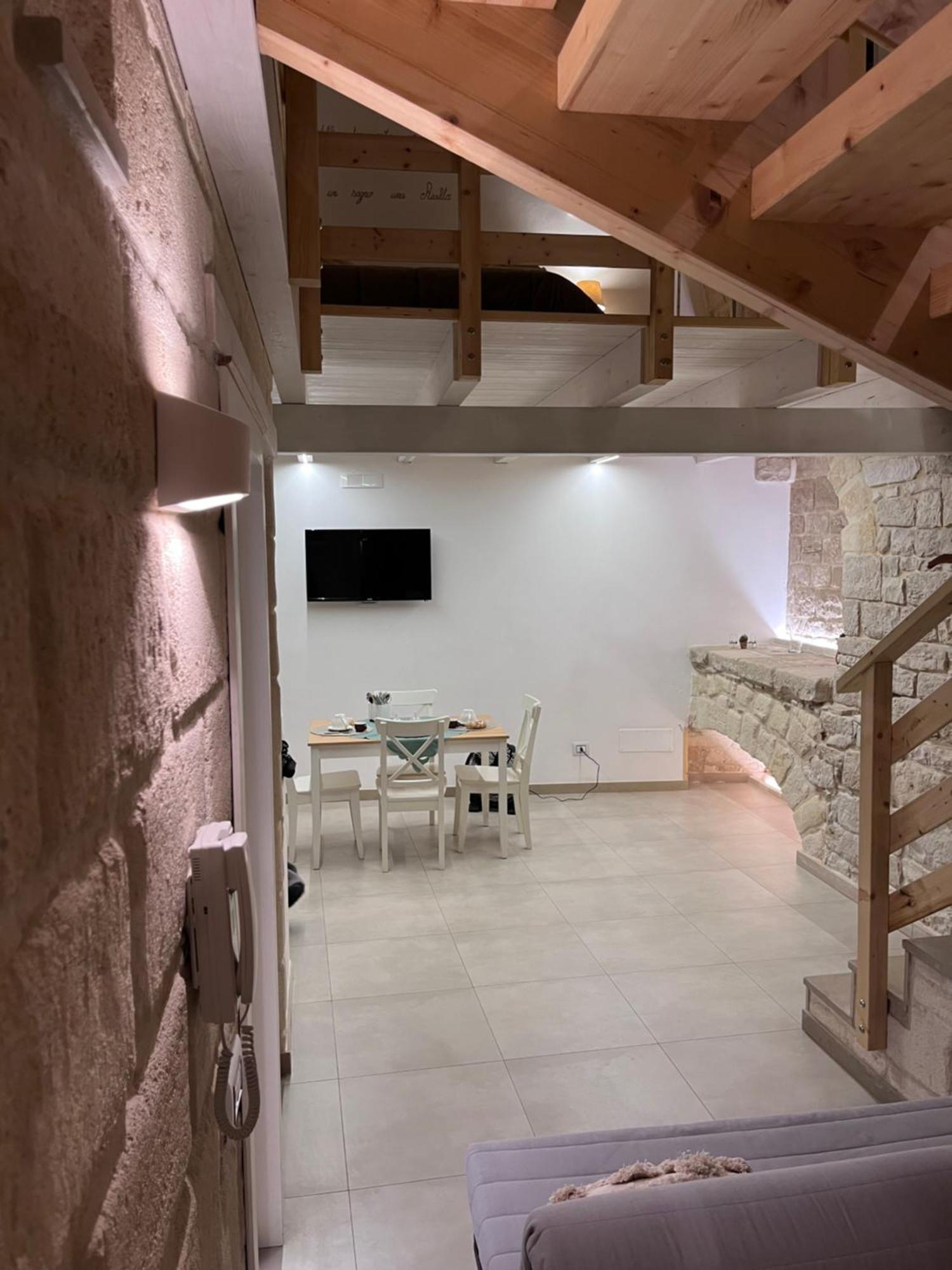 Epoca Suite House Trani Exteriör bild