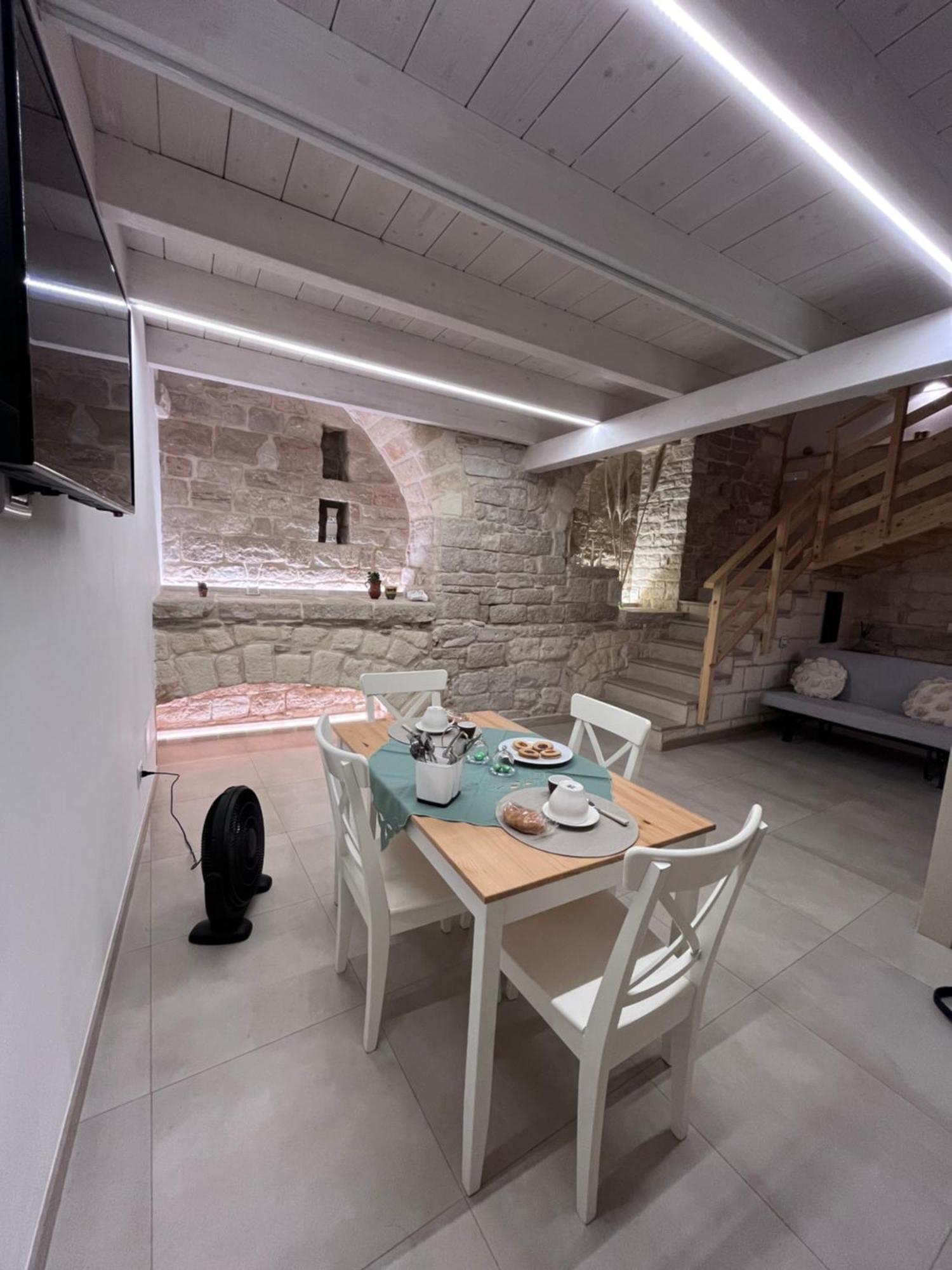 Epoca Suite House Trani Exteriör bild