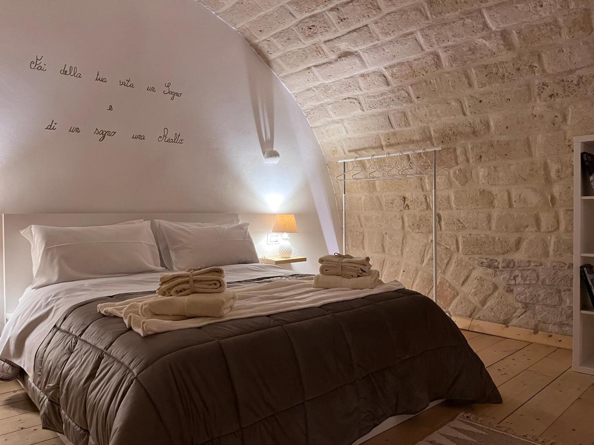 Epoca Suite House Trani Exteriör bild